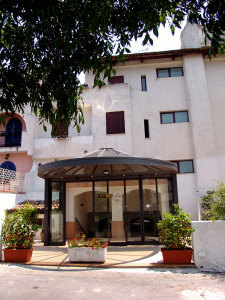 Kalos Hotel