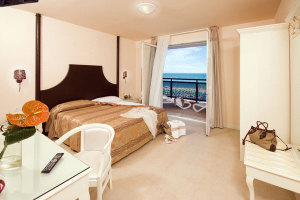Baia Del Mar Suite Hotel