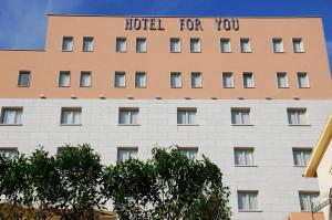 Hotel For You