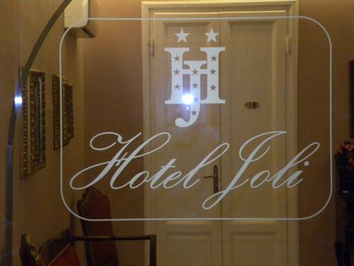 Hotel Jol??