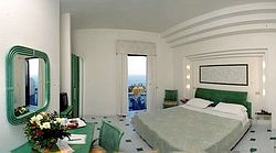 Hotel Holiday