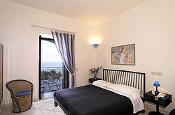Hotel Holiday