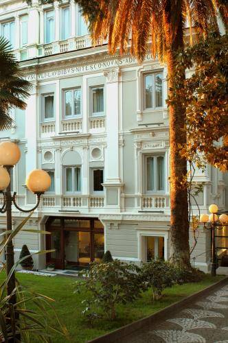 Hotel Flora
