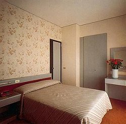 Club Hotel