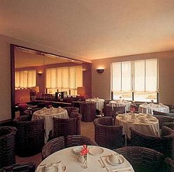 Club Hotel