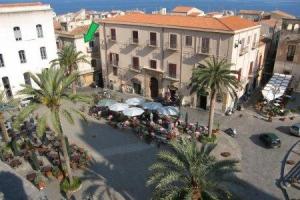 Palazzo Villelmi B&B
