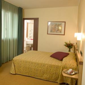 Planet Hotel