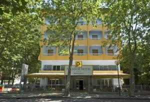 Parador Hotel Residence