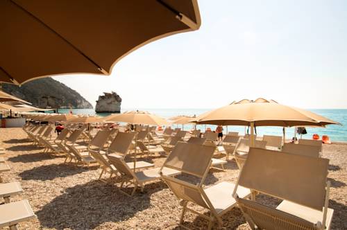 Baia Dei Faraglioni Beach Resort