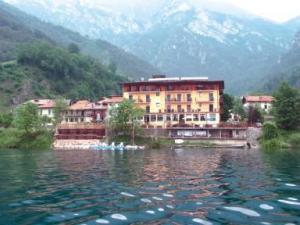 Albergo Mezzolago