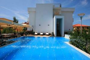 La Costiera Hotel
