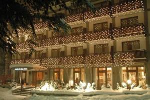 Cresta Et Duc Hotel