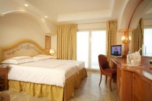 Ashley Hotel