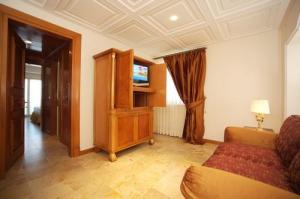 Ashley Hotel