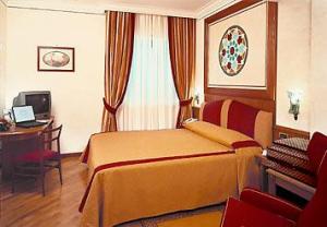 Renaissance Naples Hotel Mediterraneo
