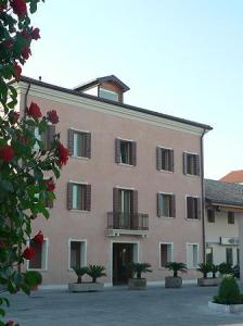 Al Tezzon Hotel