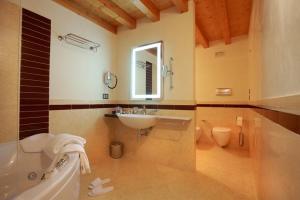 Al Tezzon Hotel