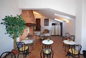 A La Casa Dei Potenti