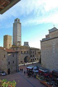 A La Casa Dei Potenti
