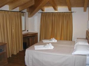 Azzano Holidays B&B