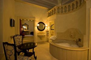 Palazzo Gattini Luxury Hotel
