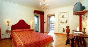 Castello Orsini Hotel