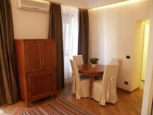 Hotel Adriano