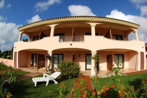 Li Tauli Apartments