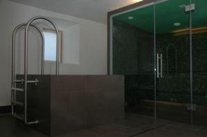 Azalea Park Hotel
