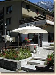 Jolly Residence