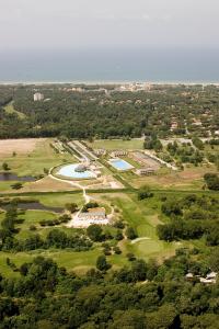 Cosmopolitan Golf & Beach Resort