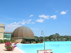Cosmopolitan Golf & Beach Resort