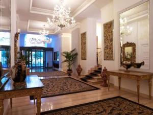 Hotel Savoy