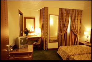 Sunrise Hotel