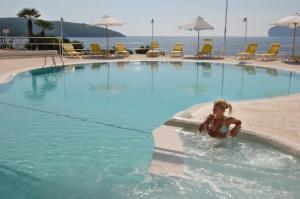 El Faro Hotel