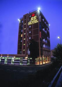 Hotel Re