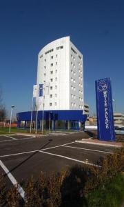 White Palace Hotel & Residence