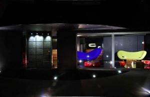 Black Hotel