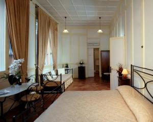 Aenea Superior Inn