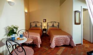 Aenea Superior Inn