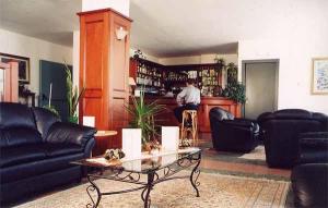 Ascot Lodging