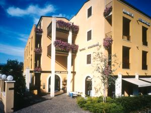 Hotel Santoni