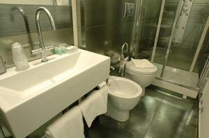 WRH Suites