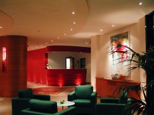 Luna Hotel Motel Airport