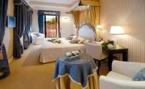 Hotel A La Commedia
