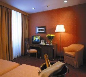Ramada Naples