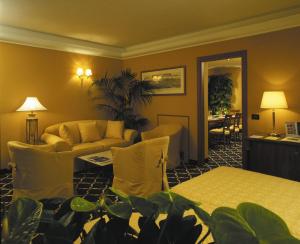 Ramada Naples