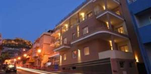 Janus Hotel