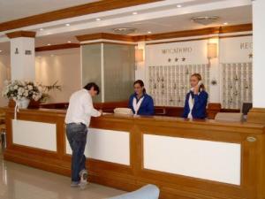 Akross Hotel
