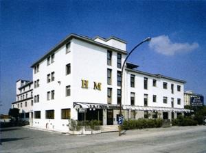 Akross Hotel